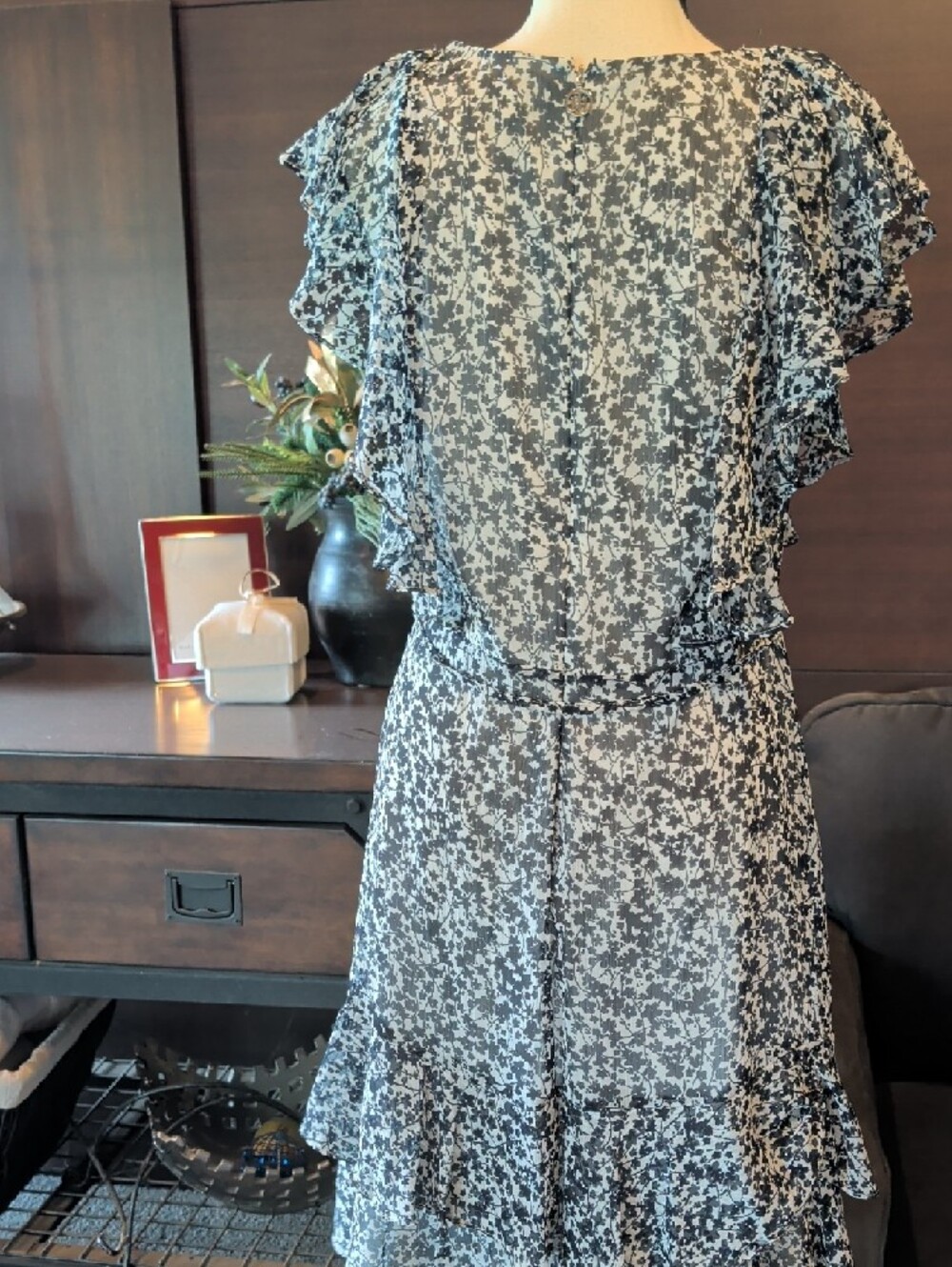 Tommy Hilfiger Black and White Floral Ruffle Midi Dress - Picture 5 of 7